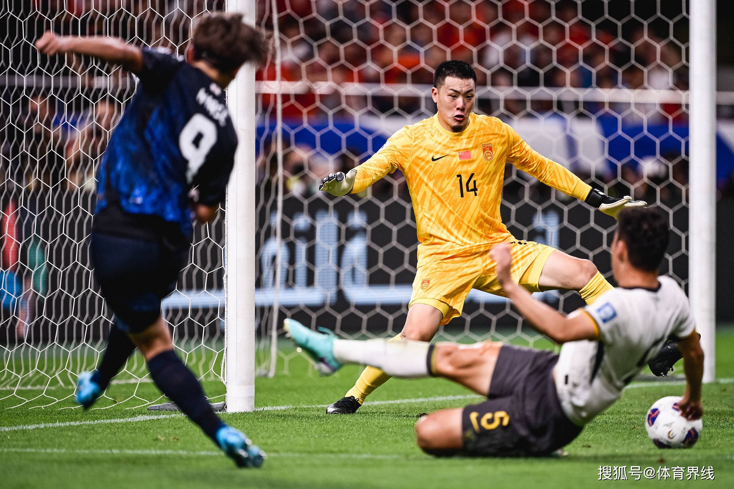 出色防守首场状态出色,巴黎圣日耳曼观众沸腾!,Faker重返赛场再创辉煌时刻的简单介绍 出色防守首场状态出色,巴黎圣日耳曼观众沸腾!,Faker重返赛场再创辉煌时刻的简单介绍