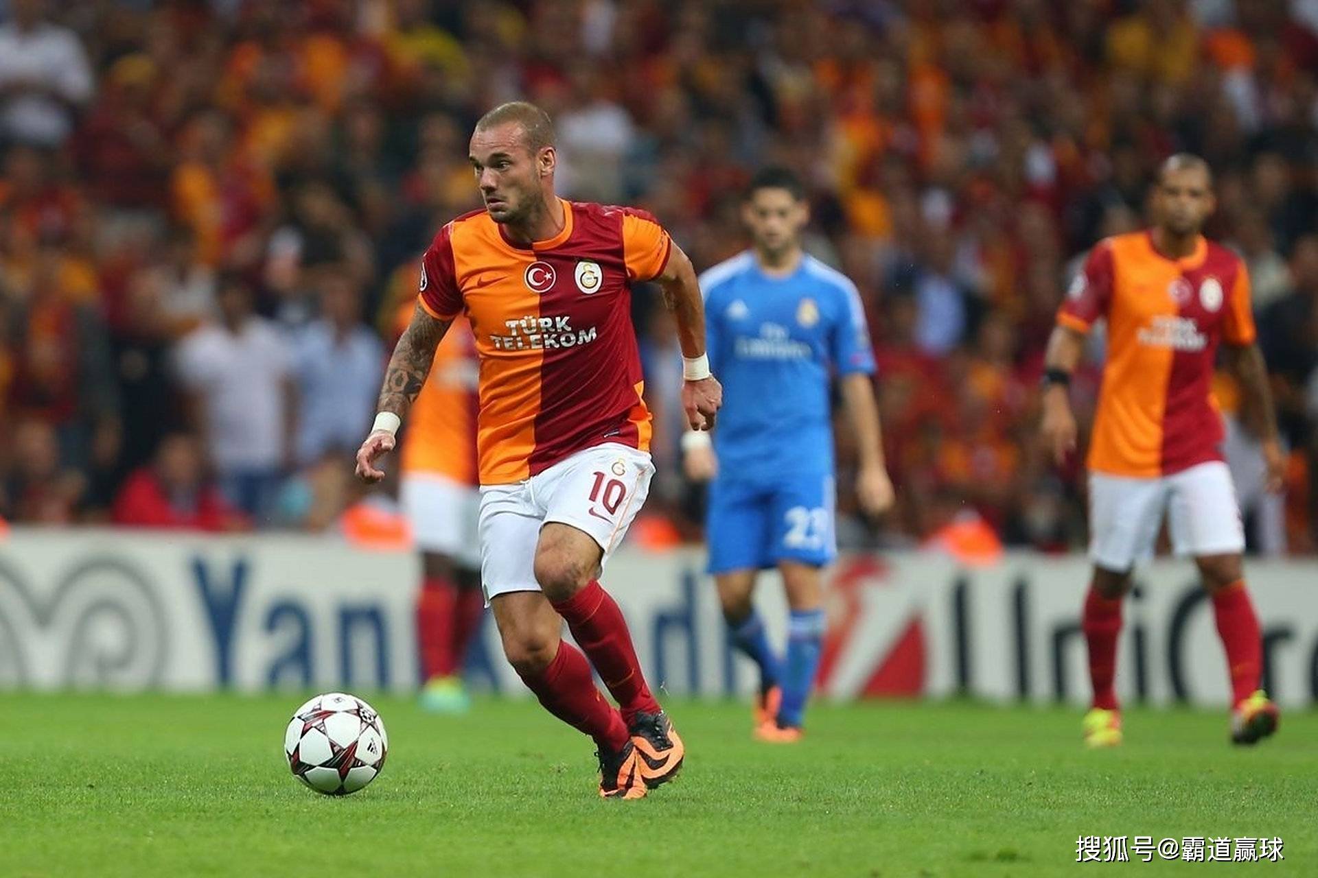 ayx-阿贾克斯迎欧联关键赛，集结日远射贴柱，媒体盛赞，心理建设被强调-ayx