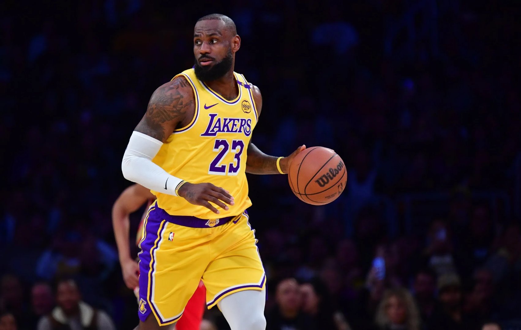 包含詹姆斯在加拿大队比赛中绝杀犹他爵士篮板制胜，网友：关键时刻犹他爵士备战CBA季后赛的词条