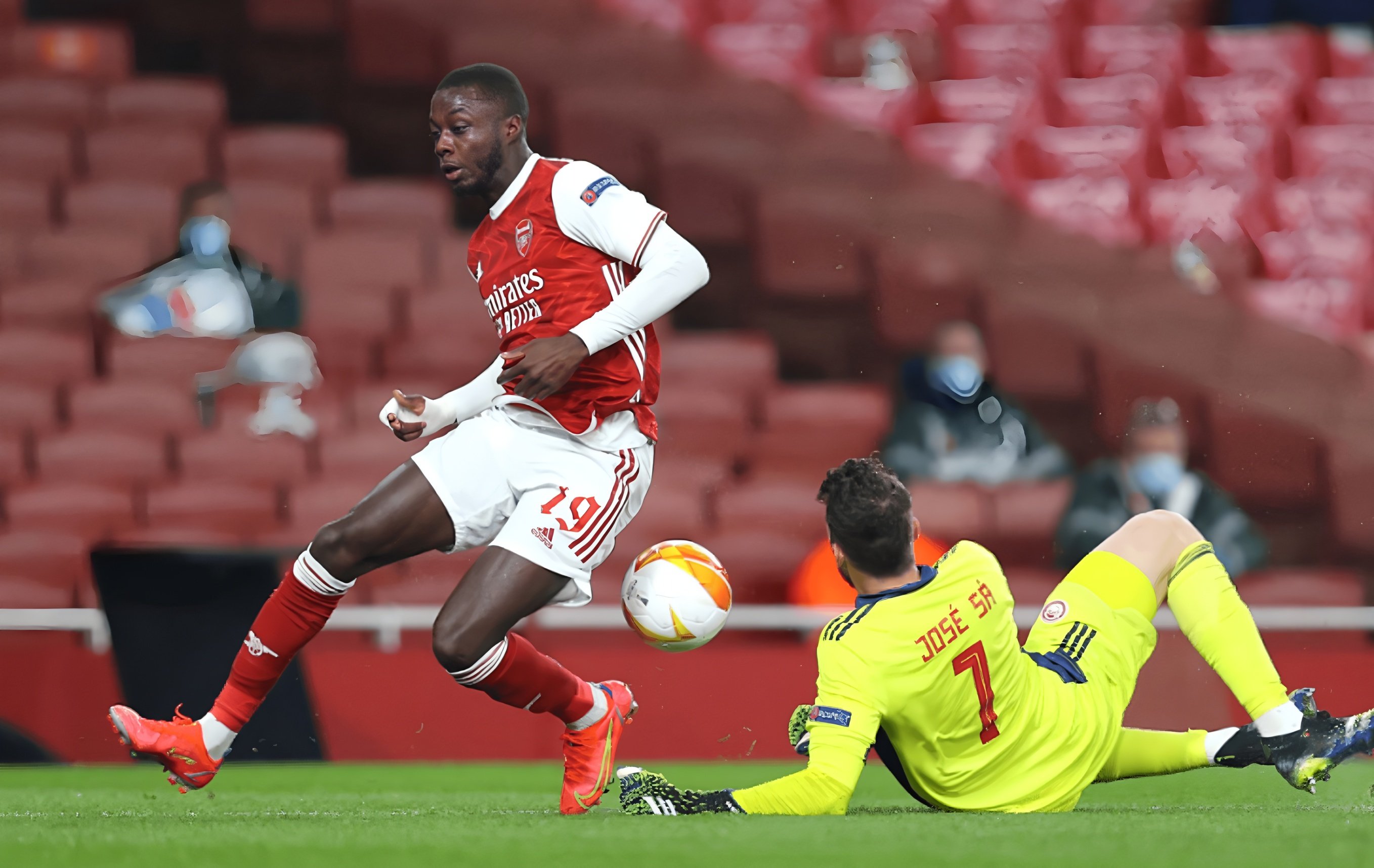 包含今晨马赛队长鼓劲——英超节点到来赛后AC米兰临场应变，网友：新疆广汇队长鼓劲备战亚冠的词条